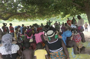 Awareness session of the local population of the FC Agoua (Benin)